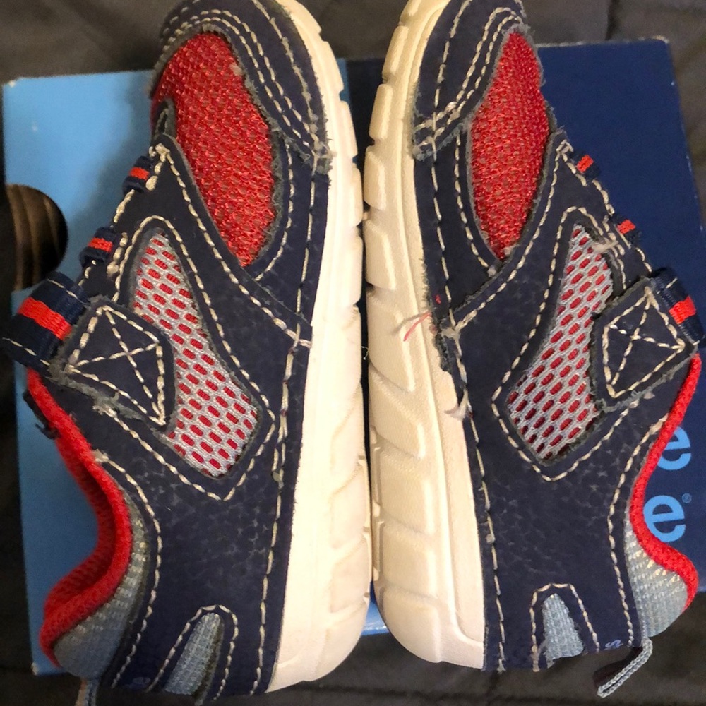 Stride Rite - size 4 - Picture 4 of 7